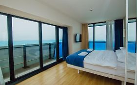 Premium Aparthotel With Sea View