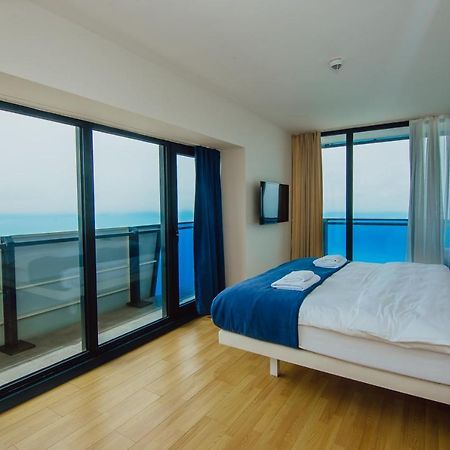 Premium Aparthotel With Sea View Батуми Экстерьер фото