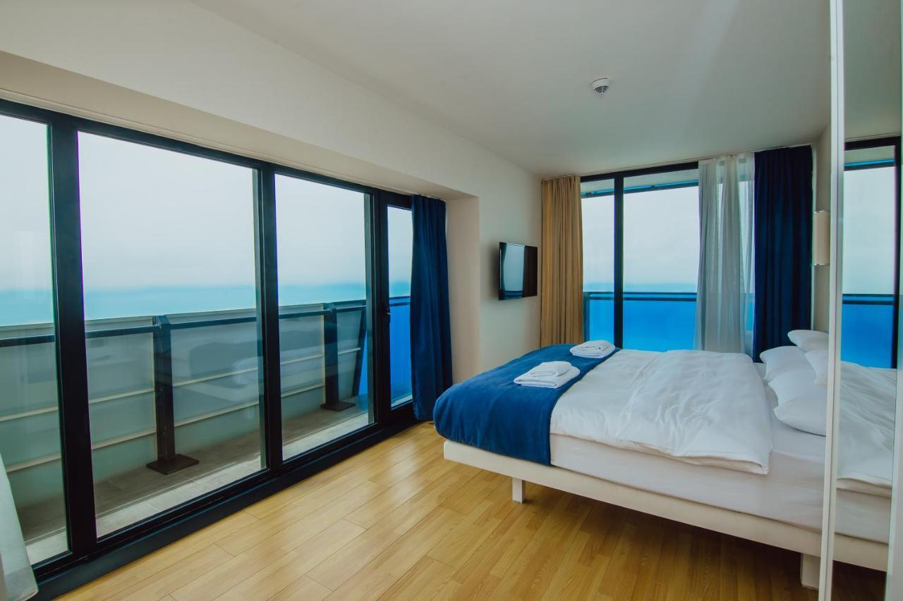 Premium Aparthotel With Sea View Батуми Экстерьер фото