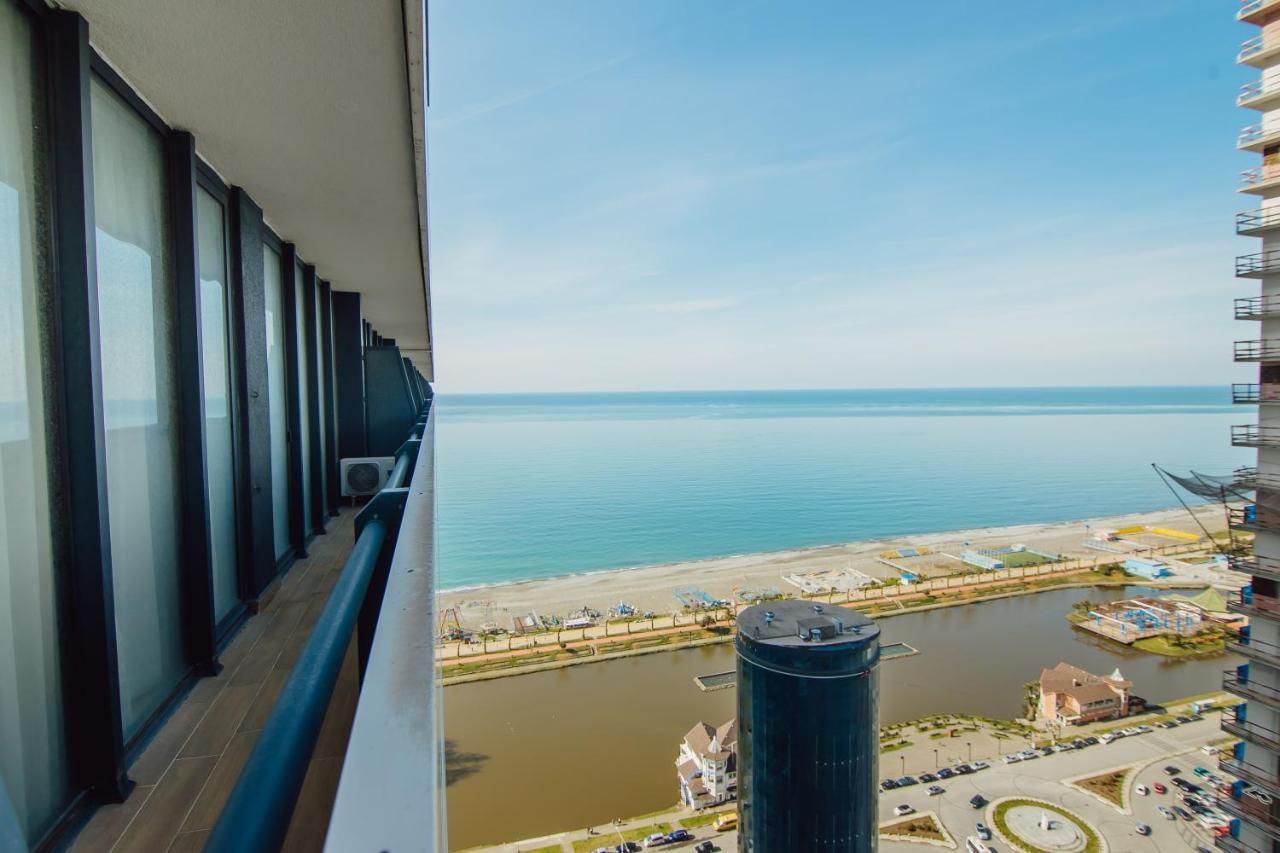 Premium Aparthotel With Sea View Батуми Экстерьер фото