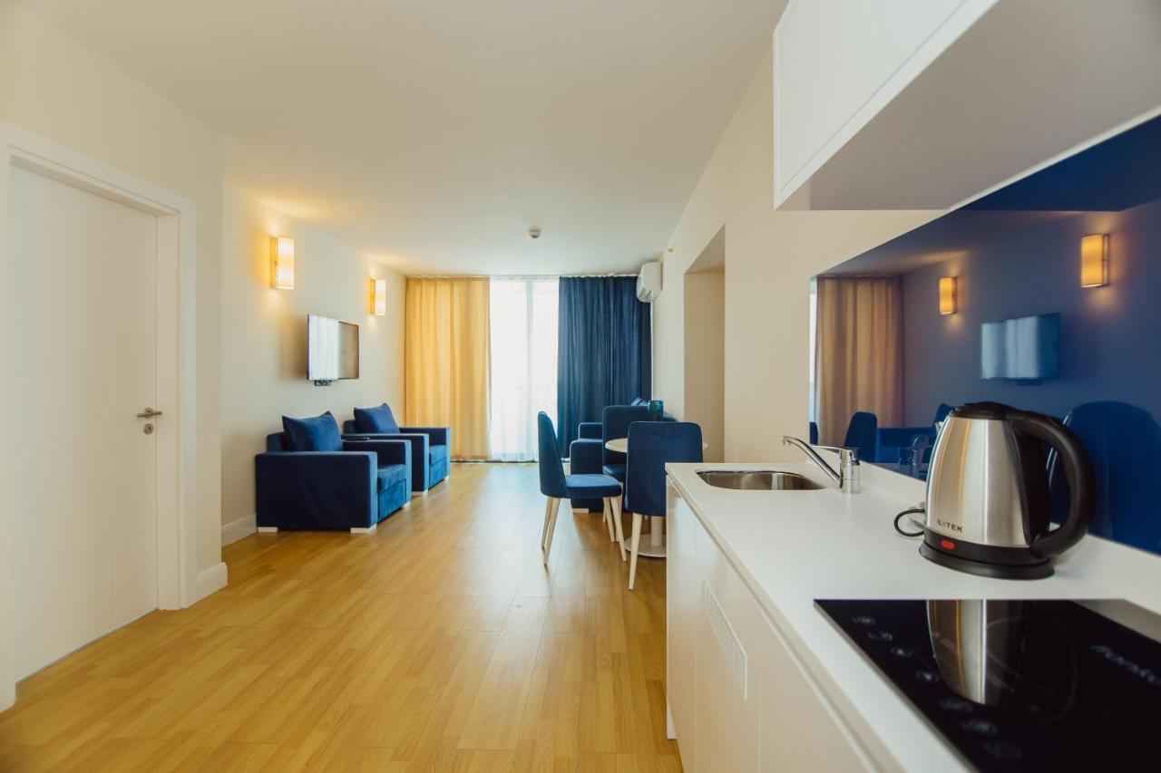 Premium Aparthotel With Sea View Батуми Экстерьер фото