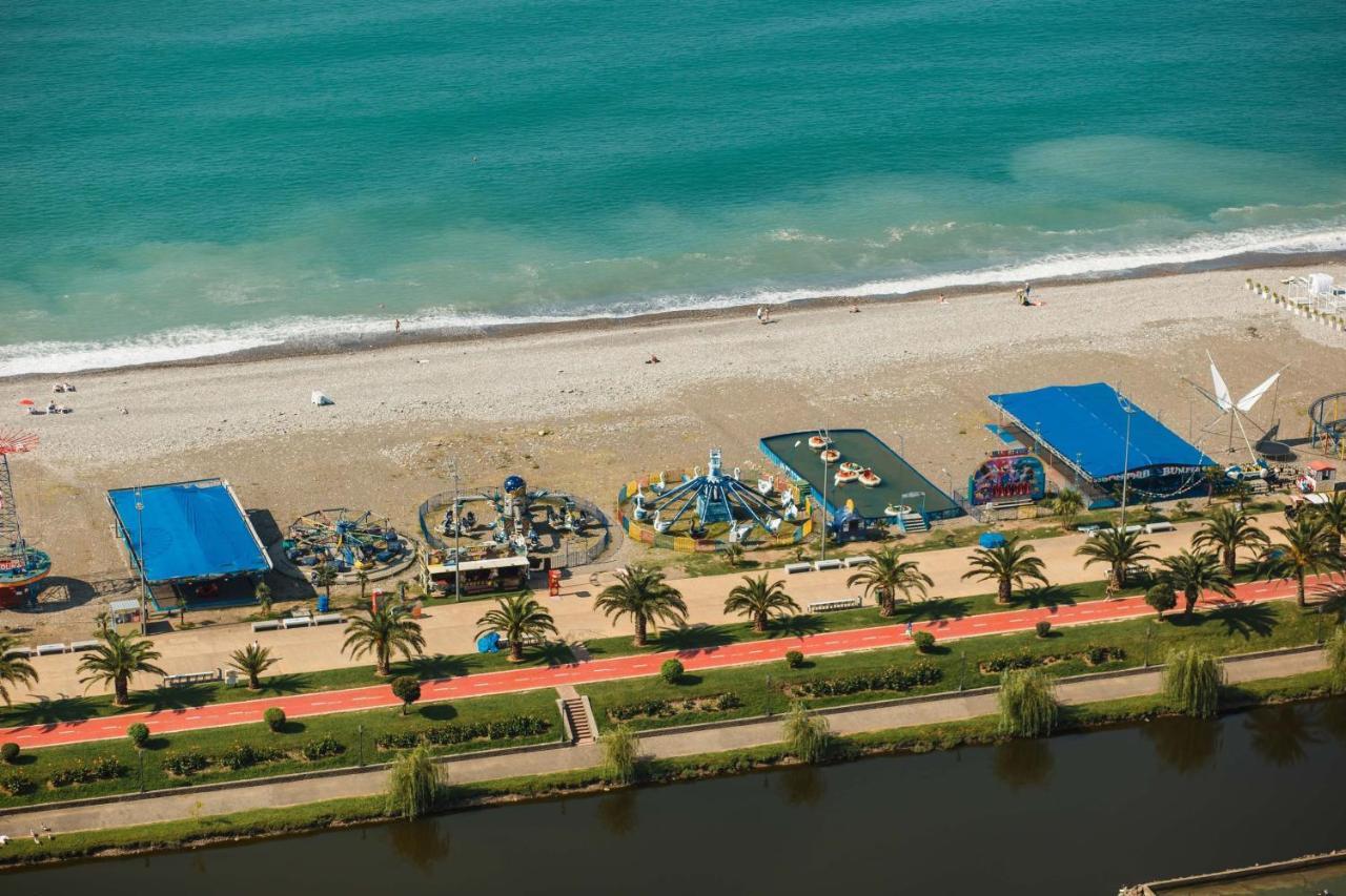 Premium Aparthotel With Sea View Батуми Экстерьер фото