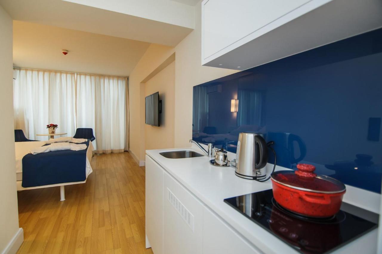 Premium Aparthotel With Sea View Батуми Экстерьер фото