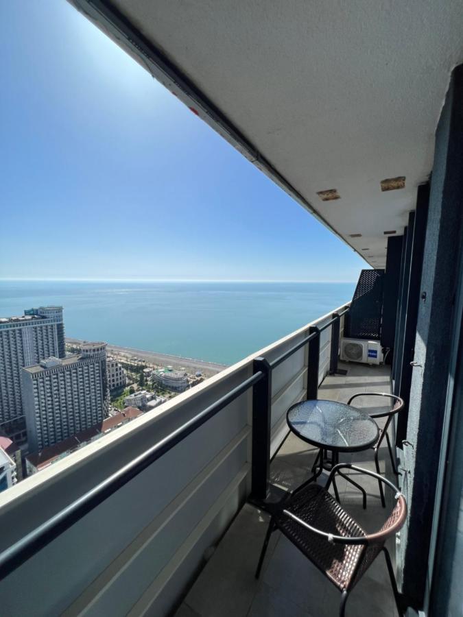 Premium Aparthotel With Sea View Батуми Экстерьер фото